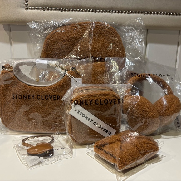 Stoney Clover Lane Mini Pouch - Sherpa Teddy - Picture 7 of 7